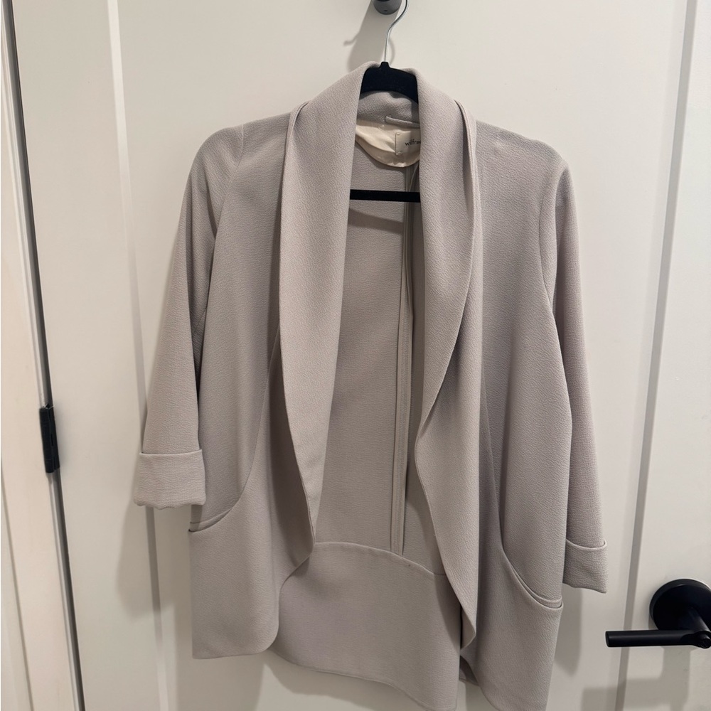 Aritzia Women's Light Gray Blazer - Picture 2 of 2